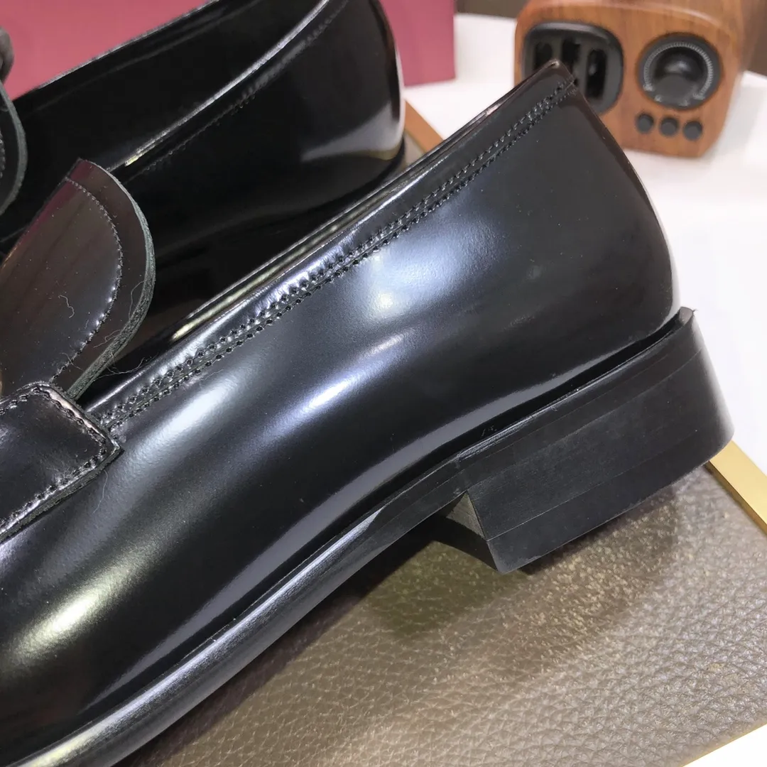 Men's shoes 💰500💰 [Ferragamo/Ferragamo] The latest model in the counter. Original imported high-quality cowhide with open sides + imported 🐂 water-dyed cowhide lining + original luxury metal buckle + original combination outsole. Comparison without pressure 38--45 (45 is custom-made and cannot be returned or exchanged)